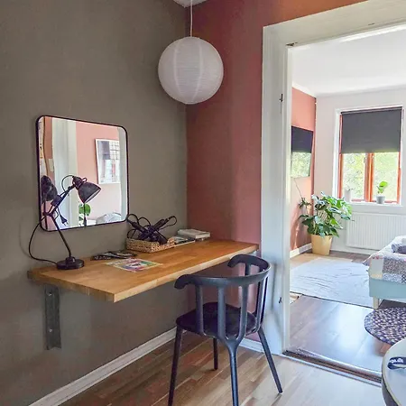 Cozy Self Check-in In Centre R 28 B - 1 Tv